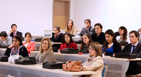 http://www.uandes.cl/noticias/hitos-2012-y-propuestas-marcan-quinto-encuentro-anual-de-directores-y-delegados-alumniuandes.html