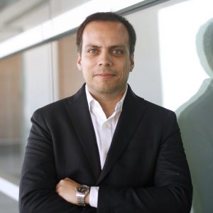 Dr. Álvaro García