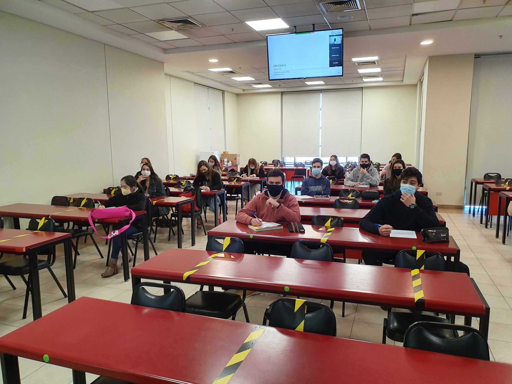 Noticias Universidad De Los Andes Inicia Pruebas Piloto De Clases Hibridas Universidad De Los Andes