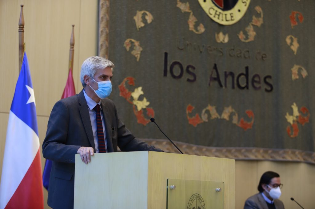Dr. Sebastián Illanes asume como representante de los profesores titulares en el Consejo Superior de la Universidad de los Andes