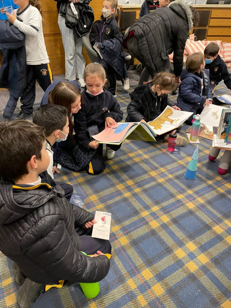 La nueva colección busca ser un puente entre la biblioteca y la comunidad, impulsando la lectura desde la primera infancia.