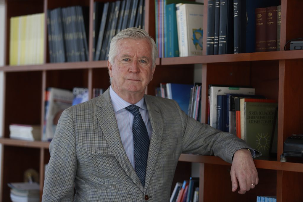 En la imagen, el decano de la Facultad de Ingeniería y Ciencias Aplicadas Patrick Horn. 