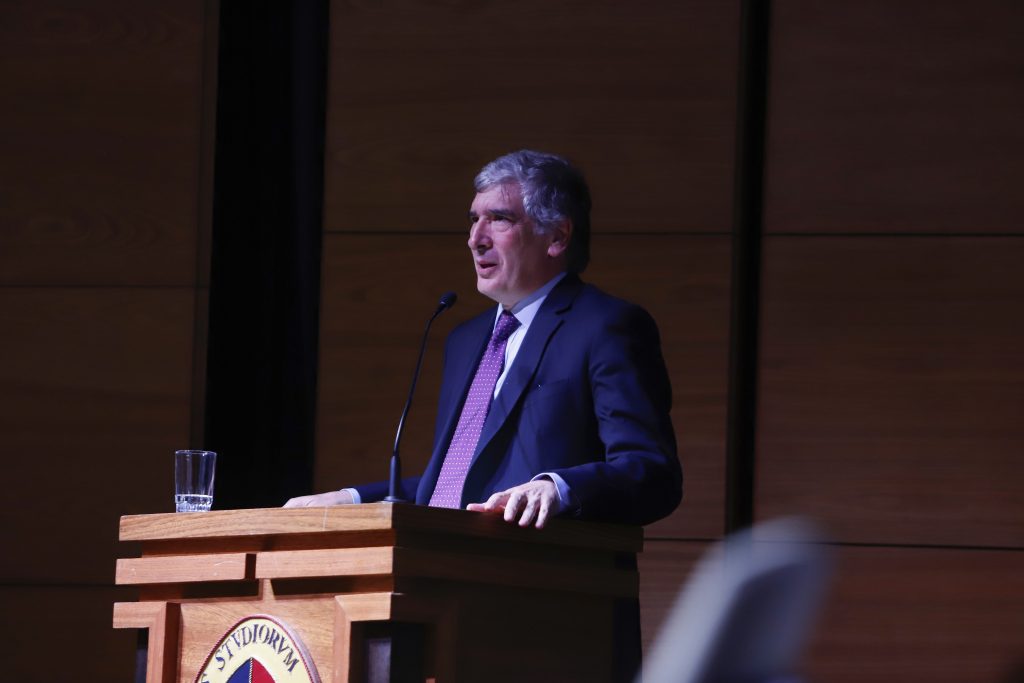 Rector José Antonio Guzmán C.