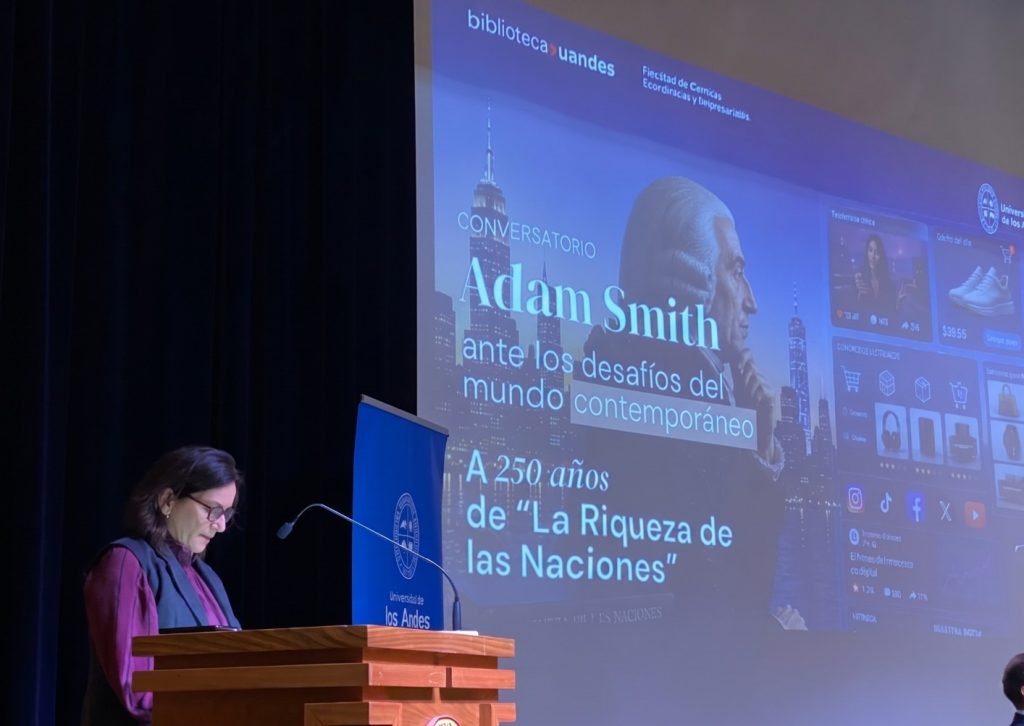 Conversatorio Uandes analiza la vigencia del pensamiento de Adam Smith a 250 años de "La riqueza de las naciones" 5 Foto presentacion cortada 1