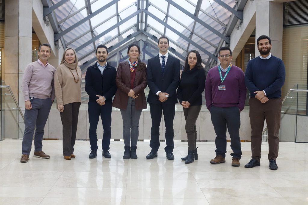 De izq. a der.: Francisco Figueroa (TI), Antonella Andreani (DPSA), Roberto Ramos (TI), María José Hormazábal (Experiencia del alumno), Cristóbal Rodríguez (FeUandes), María del Carmen Clemente (TI), Pablo Hormazábal (TI) y Roberto Matos (VU).