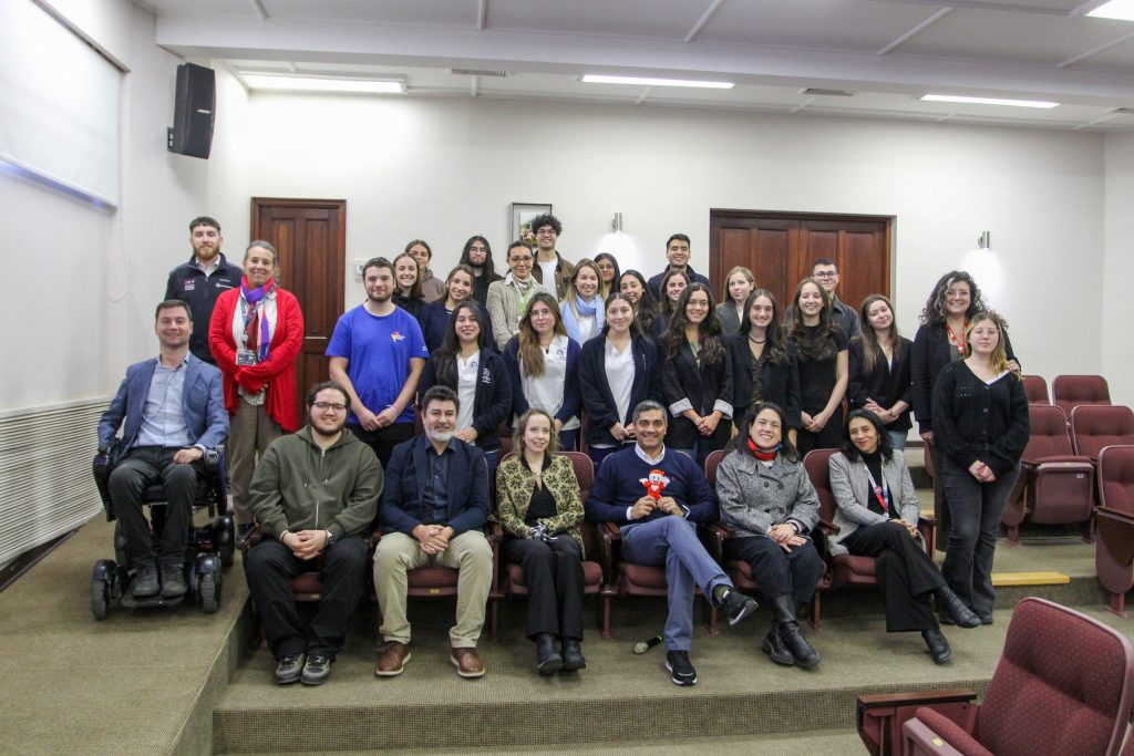 Estudiantes presentan soluciones inclusivas en la final del Desafío Maker 10 IMG 0904 1 scaled