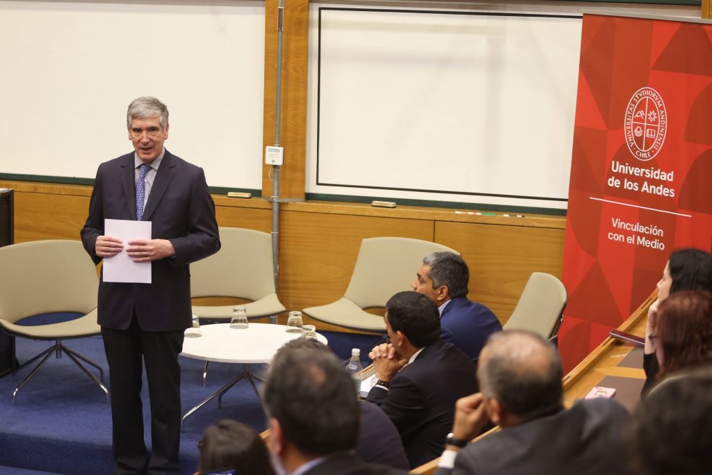 Uandes realizó la tercera jornada de la primera plenaria de la comisión de Vinculación con el Medio del CRUCH 5 0K3A6810 scaled