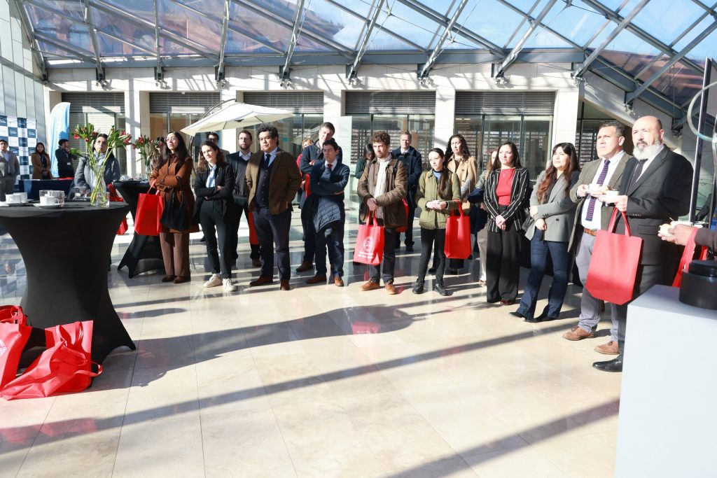 Alumni de Doctorados Uandes se preparan para la ceremonia de investidura 2026 12 0K3A8735 1 scaled