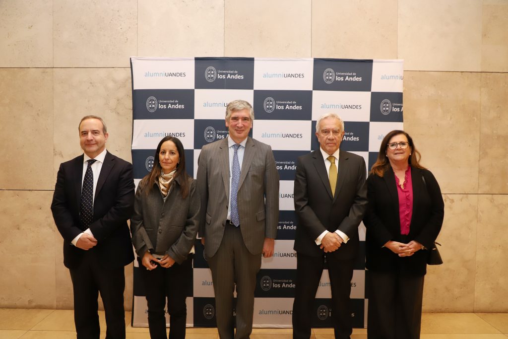 Escuela de Medicina Uandes celebró sus 35 años con una jornada de encuentro y reconocimiento 2 IMG 6435