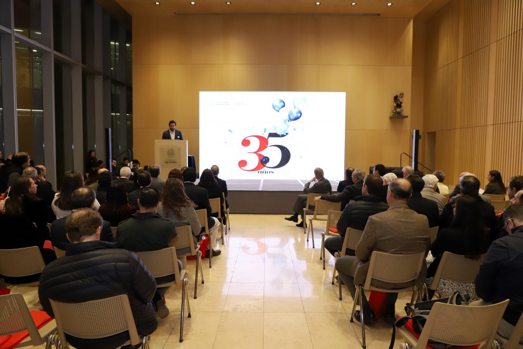 Escuela de Medicina Uandes celebró sus 35 años con una jornada de encuentro y reconocimiento 15 IMG 6479