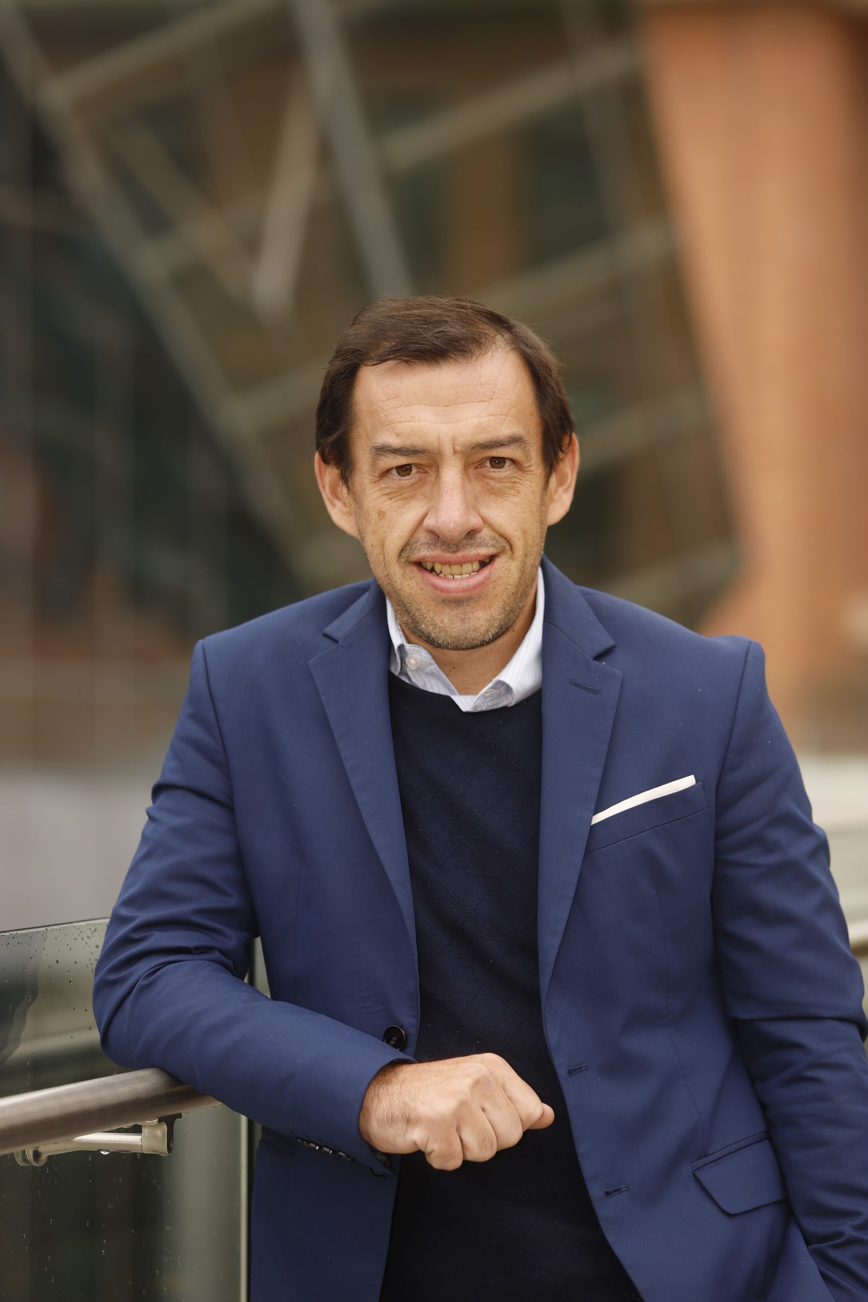 “Si los vínculos nos hacen felices, ¿por qué nos cuestan tanto?” 3 Maximiliano Hurtado scaled