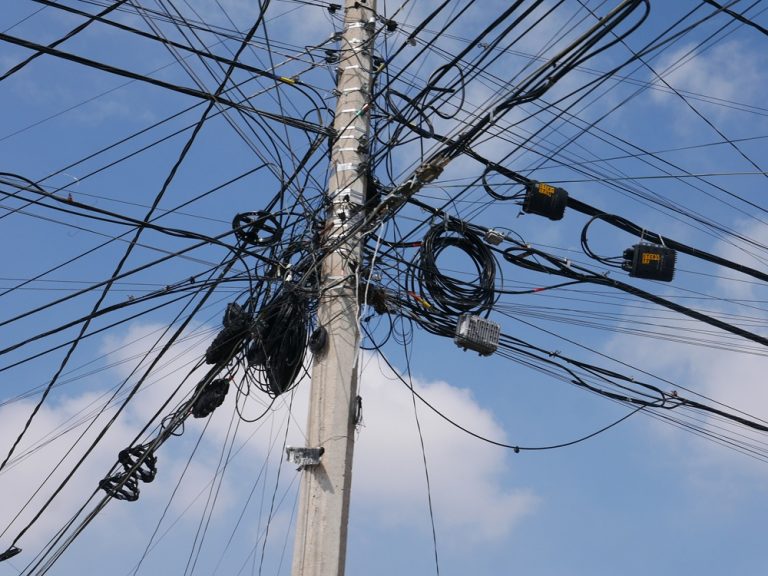 Blog 2 Poste con cables