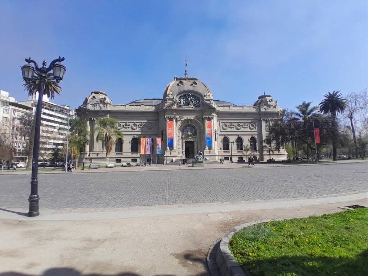 Ciclos y charlas 43 Frontis del Museo de Bellas Artes Santiago