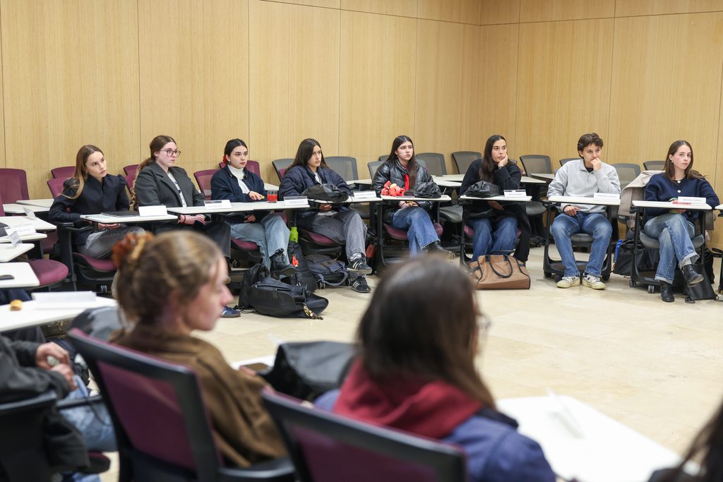 Estudiantes Uandes inician Programa de Honor con foco en el bien común y los desafíos del país 3 0K3A3272