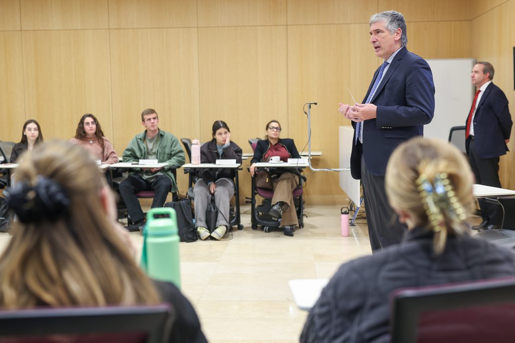 Estudiantes Uandes inician Programa de Honor con foco en el bien común y los desafíos del país 5 0K3A3325