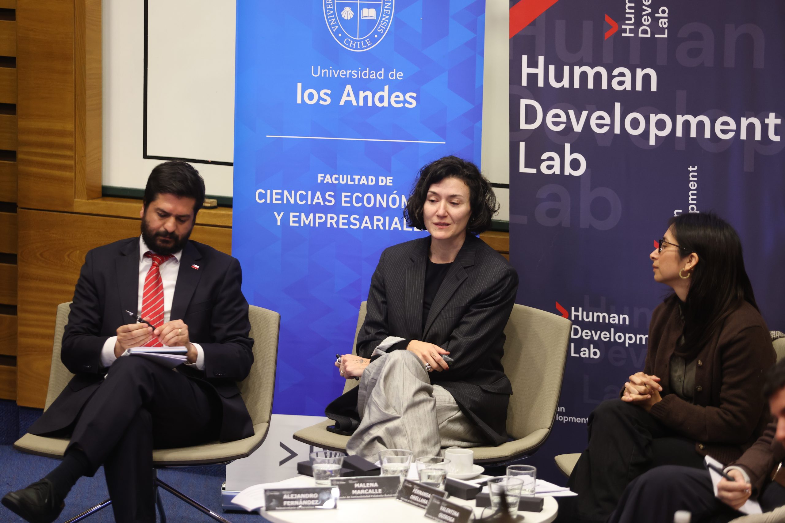 Sector público, empresas y fundaciones abordaron en la Uandes cómo ampliar iniciativas educativas con buenos resultados 5 0K3A4123 scaled