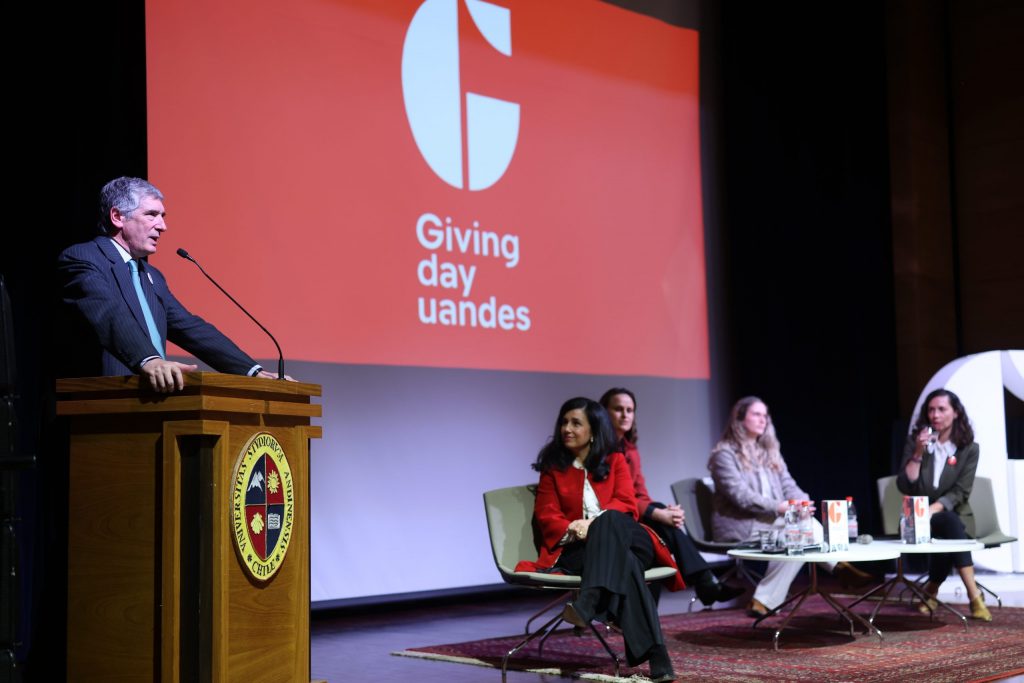 8° Giving day Uandes: Más de 4.800 personas se unieron para abrir nuevas oportunidades a los becados 2 0K3A5018 scaled