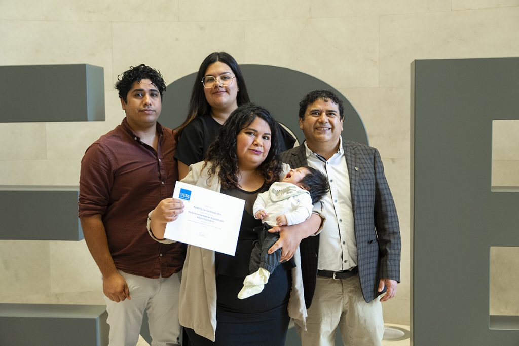 ESE celebró la graduación del Diploma en Gestión de Negocios para Microempresarios 2026 9 Graduacio╠un Microempresarios 108