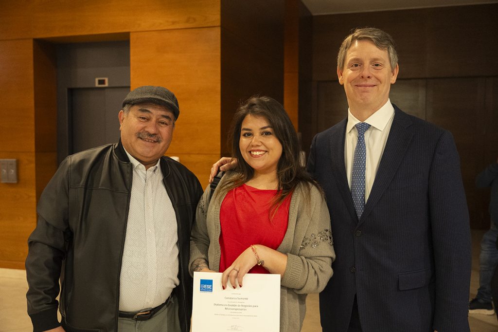 ESE celebró la graduación del Diploma en Gestión de Negocios para Microempresarios 2026 12 Graduacio╠un Microempresarios 118