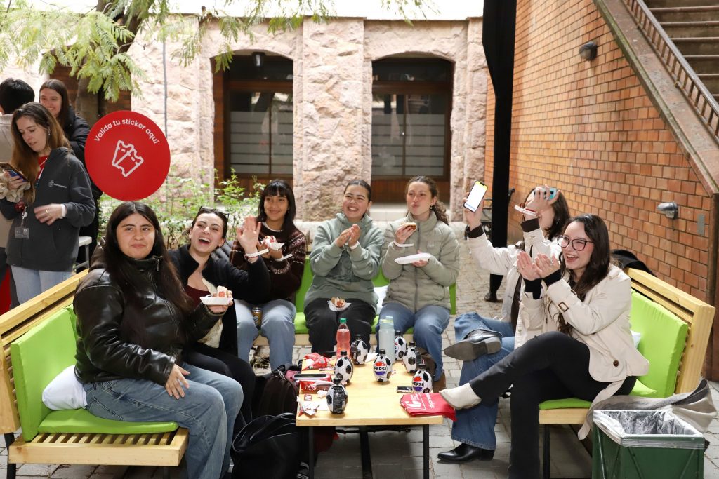 8° Giving day Uandes: Más de 4.800 personas se unieron para abrir nuevas oportunidades a los becados 11 IMG 9223 scaled