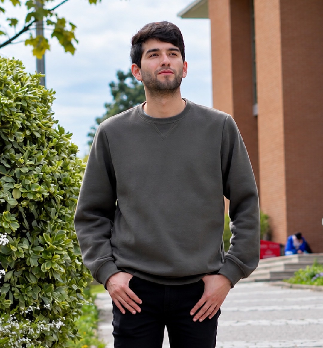 Javier Valdera, alumno becada
