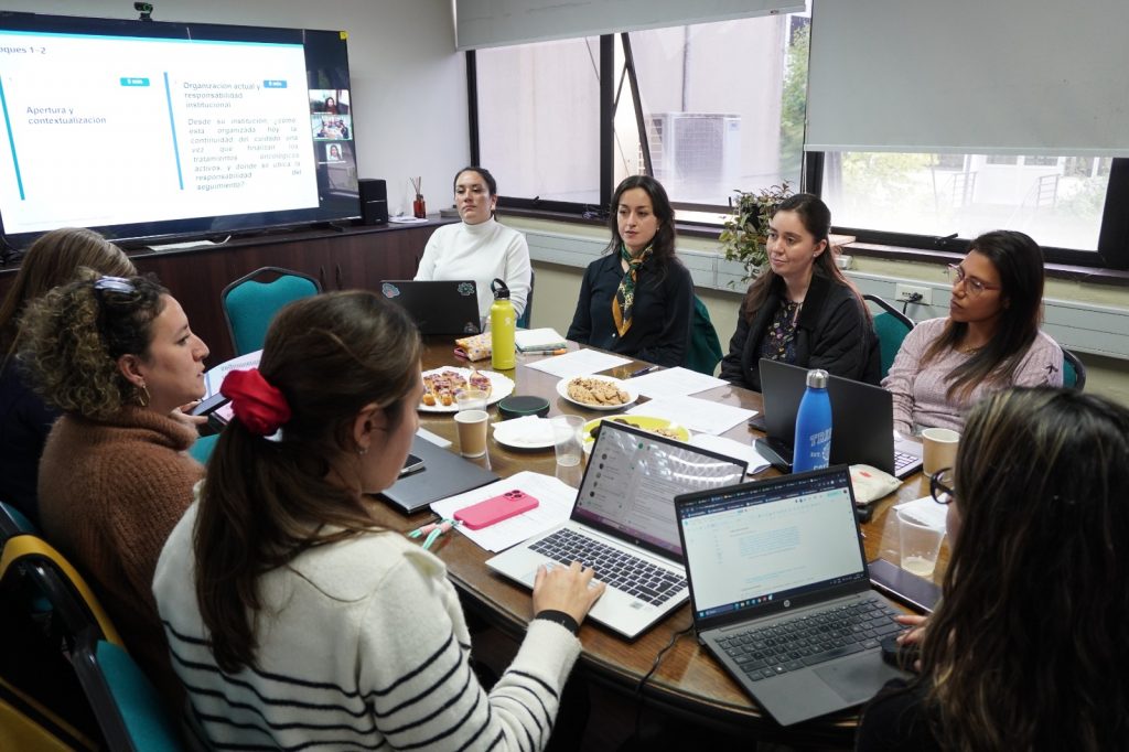 Trabajo interdisciplinario buca crear asistente virtual para acompañar a sobrevivientes de cáncer de mama 2 Obstetricia 1