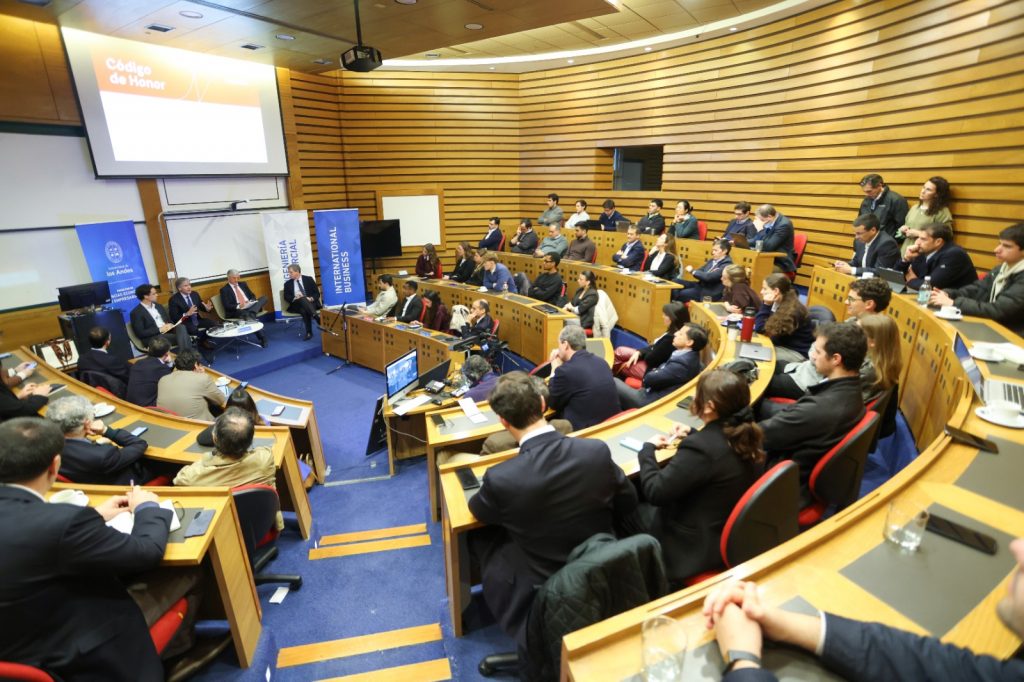 Fonavi en debate: Exministro de Economía, CChC, Santander analizaron sus efectos en el acceso al crédito hipotecario 6 WhatsApp Image 2026 10 08 at 12.14.01 PM 1