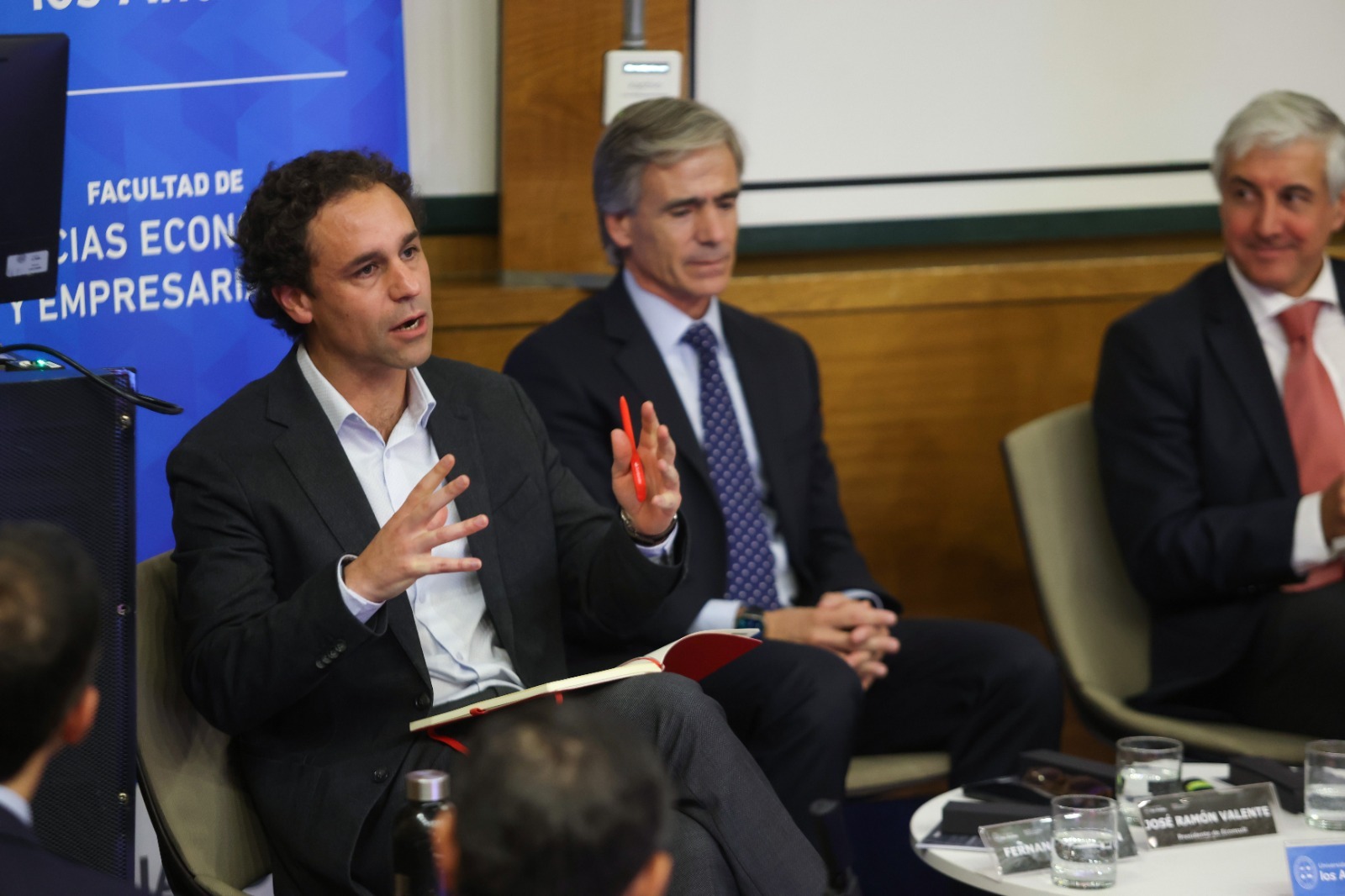 Fonavi en debate: Exministro de Economía, CChC, Santander analizaron sus efectos en el acceso al crédito hipotecario 6 WhatsApp Image 2026 10 08 at 12.14.01 PM 3
